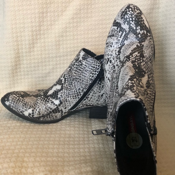 Union Bay Ankle Booties - Picture 2 of 5